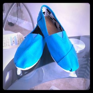 TOMS Women's Classic Canvas Slip Flats .🔥🔥🔥🔥